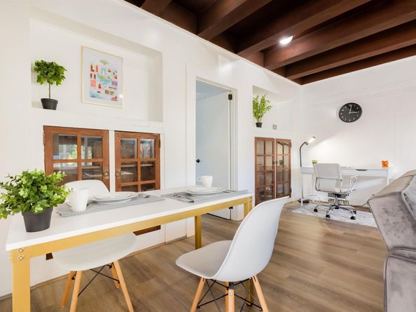 400 Lagunitas, Oakland CA 94610