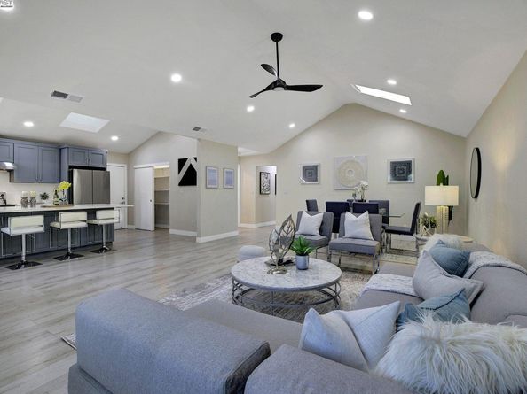 6140 Mayhews Landing Rd, Newark CA 94560