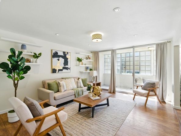 398 Adams St 304, Oakland CA 94610