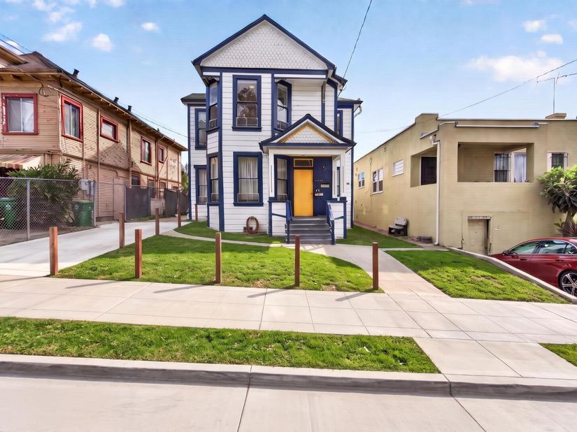 2440 12Th Ave, Oakland CA 94606