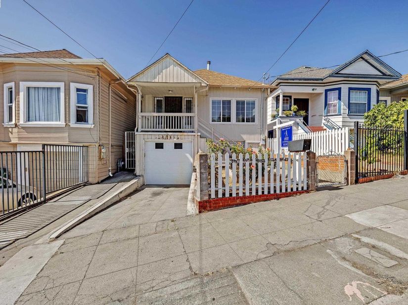 2711 13Th Ave, Oakland CA 94606
