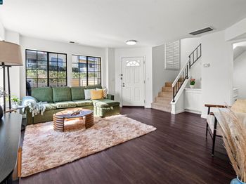 1001 Devonwood