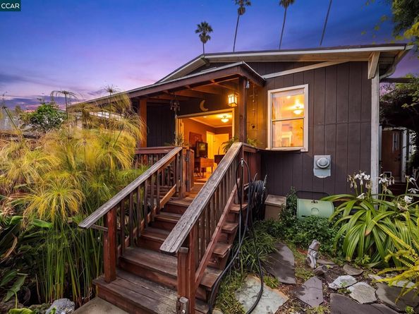 2637 Chestnut St, Oakland CA 94607