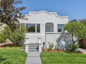 214 Mandalay Rd