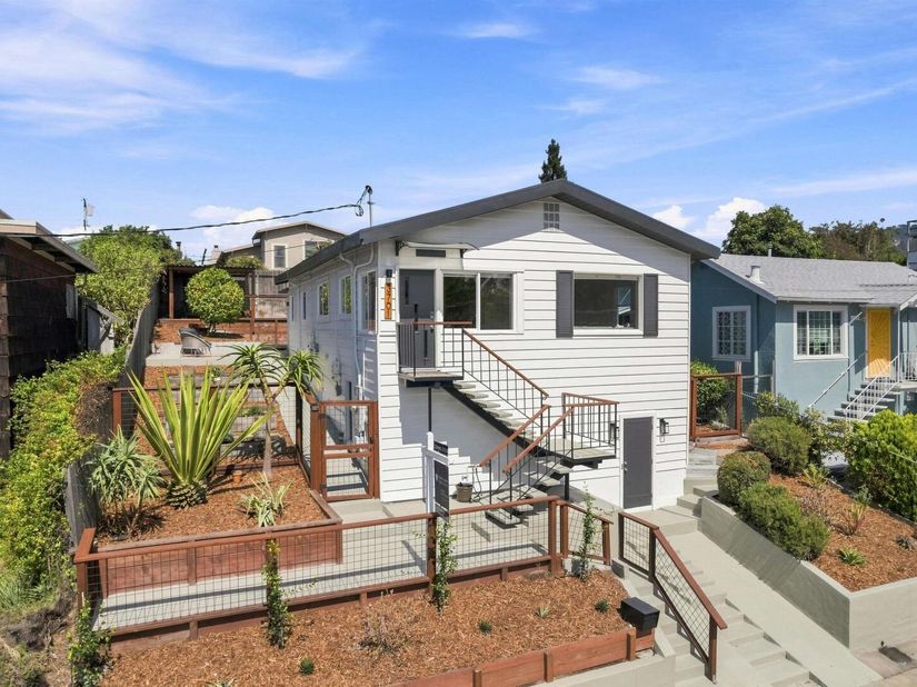 3701 Green Acre Rd, Oakland CA 94619