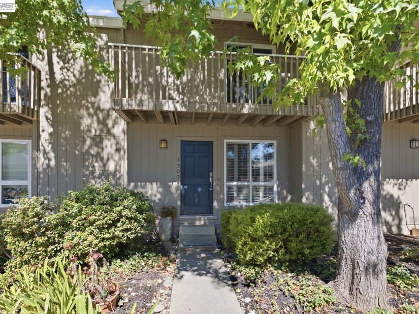 1305 Waterfall Way, Concord CA 94521