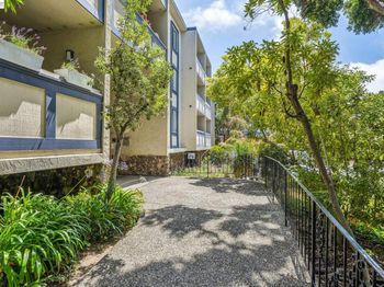 955 Shorepoint Ct