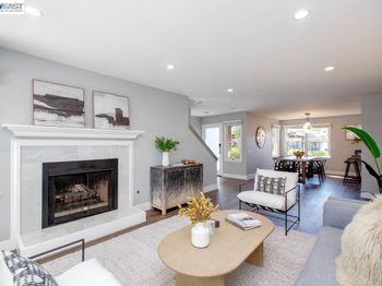 641 Centre Ct
