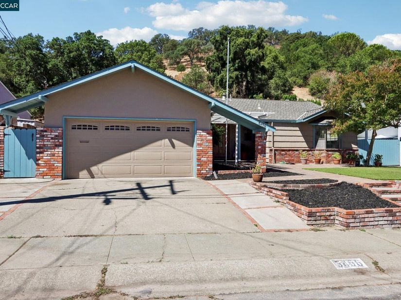 5456 Degnan Dr, Martinez CA 94553