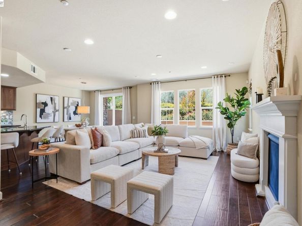 674 Selby Lane 4, Livermore CA 94551