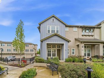 3941 Portola Cmn