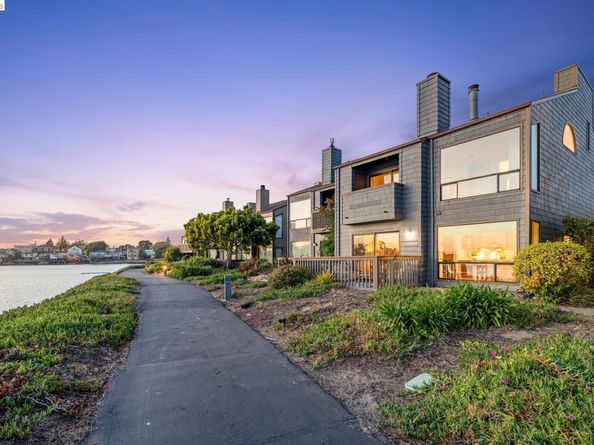 1321 Crown Dr, Alameda CA 94501