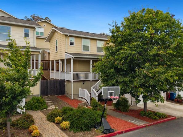 117 Kingswood Ln, Martinez CA 94553