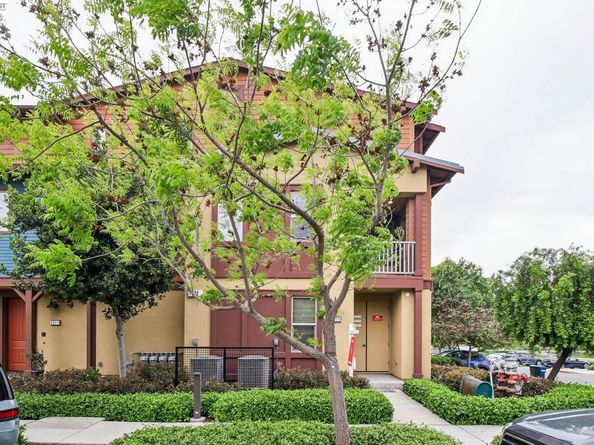 601 Sandalwood Dr 2, Livermore CA 94551