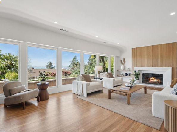 246 Pershing Dr, Oakland CA 94611