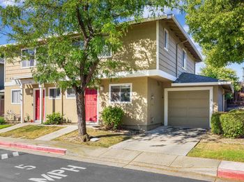 7552 Silvertree Ln