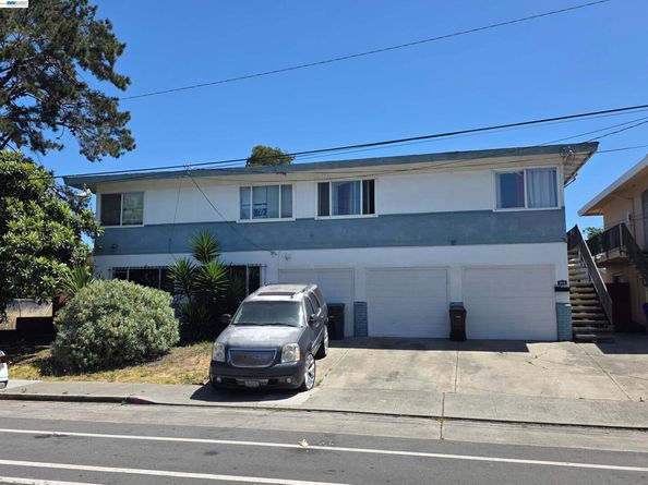 9826 Bancroft Ave, Oakland CA 94603