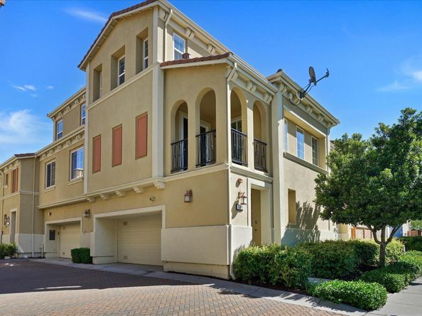 576 Heligan Ln 2, Livermore CA 94551