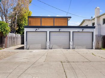 1037 Stannage Ave