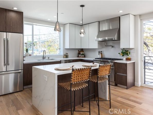 2822 Rowena, Silver Lake CA 90039