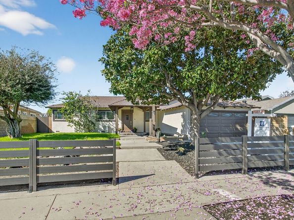 2610 N Deodar, Santa Ana CA 92705