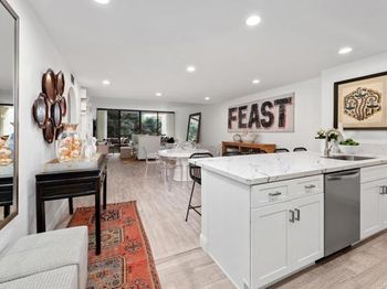 2500 Torrey Pines Rd