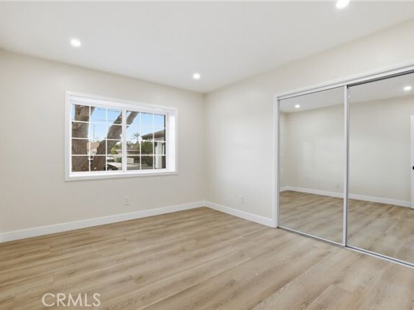 16025 Calahan St, North Hills (los Angeles) CA 91343