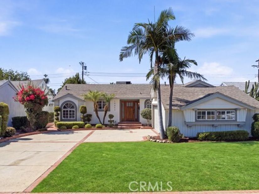 15852 Bryant Street, North Hills (los Angeles) CA 91343