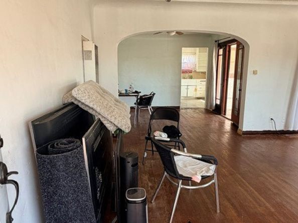 1021 W Chandler Street, Wilmington (los Angeles) CA 90744