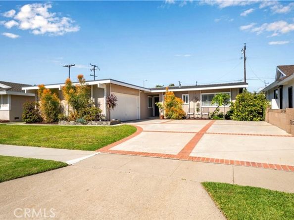 12171 Paseo Bonita, Los Alamitos CA 90720