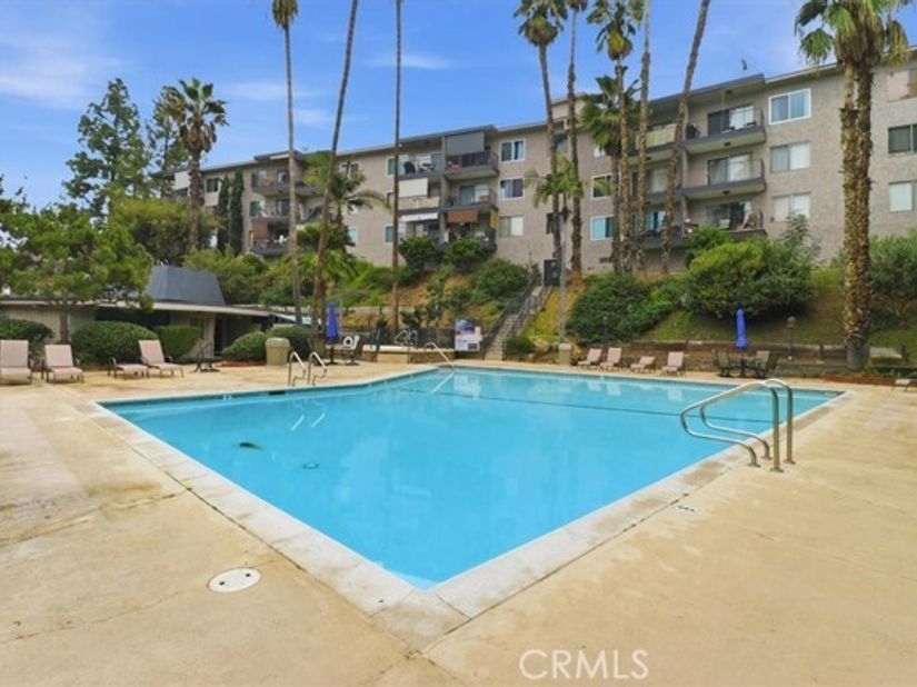 1517 E Garfield Ave 32, Glendale CA 91205