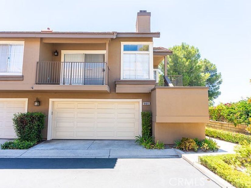 8123 E Oak Ridge Cir, Anaheim CA 92808