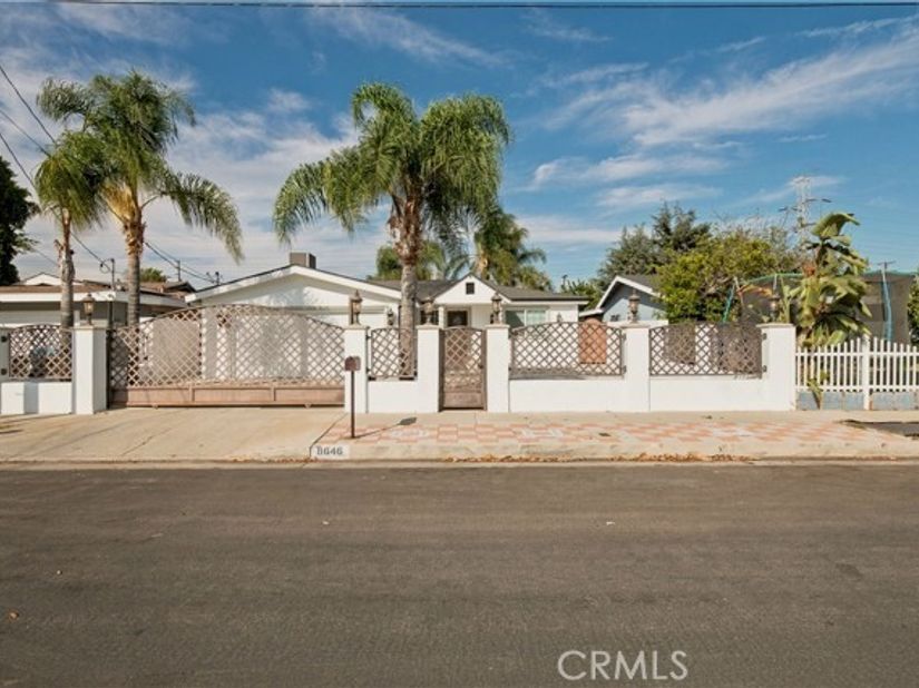 8646 Nagle, Panorama City (los Angeles) CA 91402