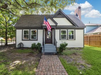 4601 Oak Ridge Street