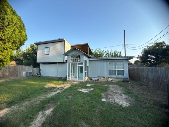 8412 Peekskill Lane, Houston TX 77075