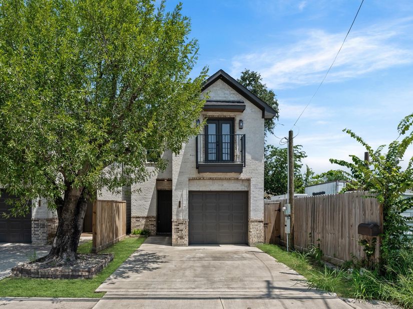 7327 Market Street, Houston TX 77020