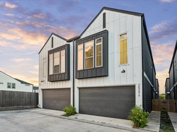 2625 Paul Quinn Street A, Houston TX 77091