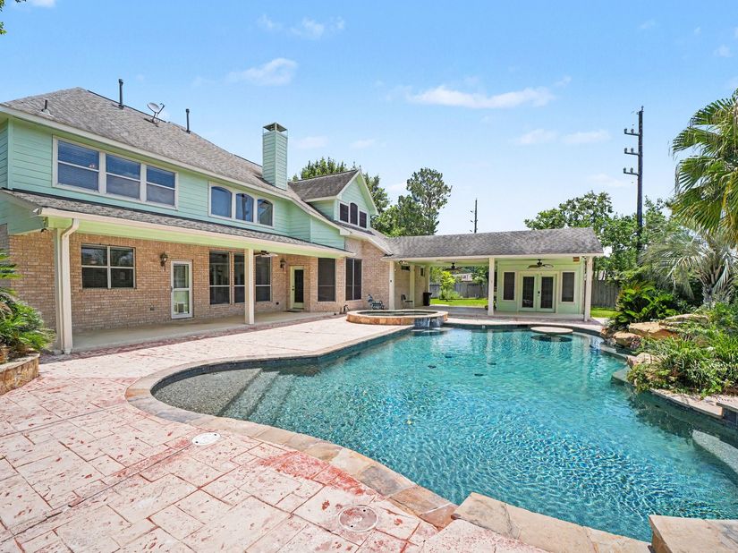 17303 Village Breeze Drive, Tomball TX 77377