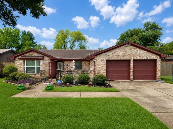 13826 Lantern Lane, Houston TX 77015