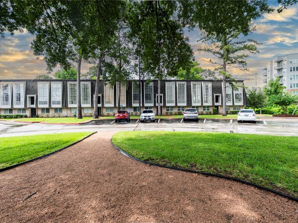 12633 Memorial Drive 236, Houston TX 77024