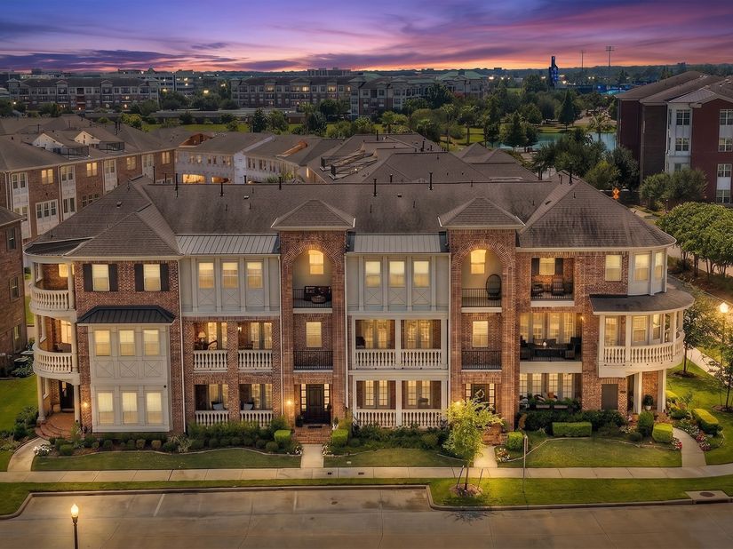 183 Grace Point Drive, Sugar Land TX 77498