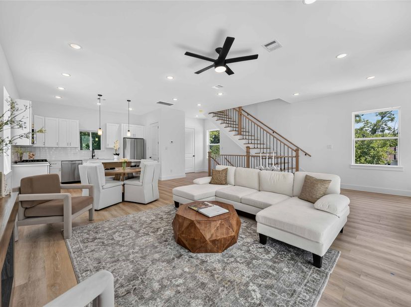 316 Walthall F, Houston TX 77022