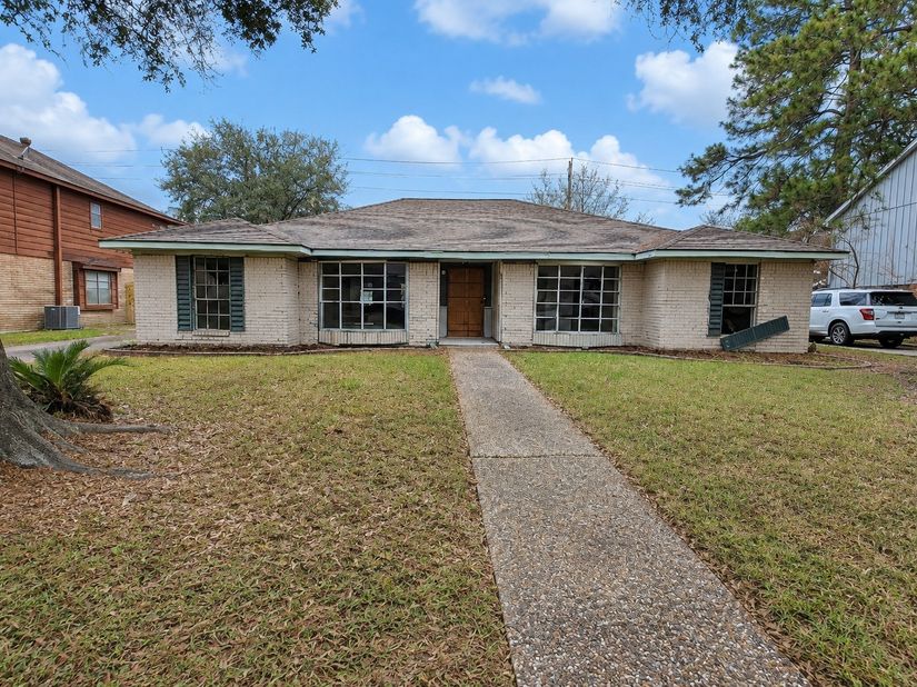 5118 Lawn Arbor Drive, Houston TX 77066