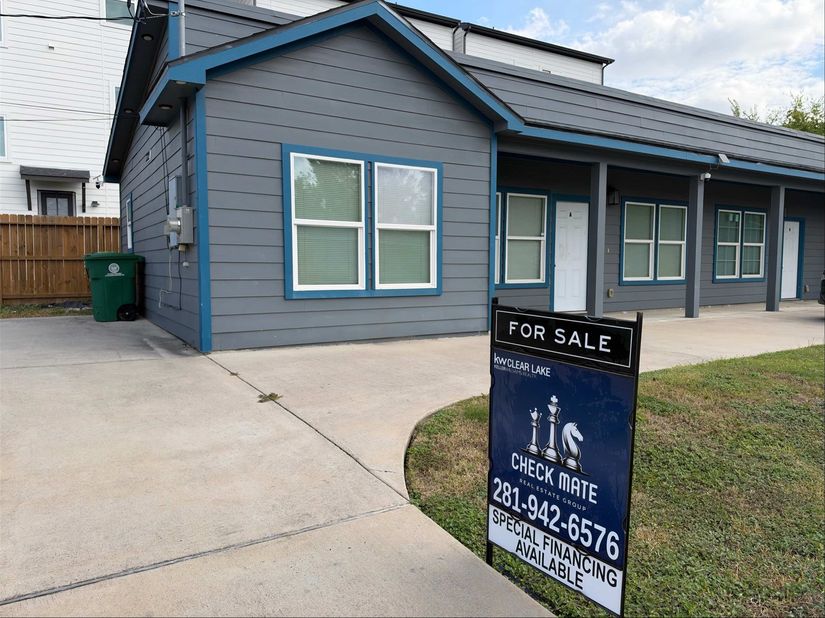 3221 Ennis Street, Houston TX 77004