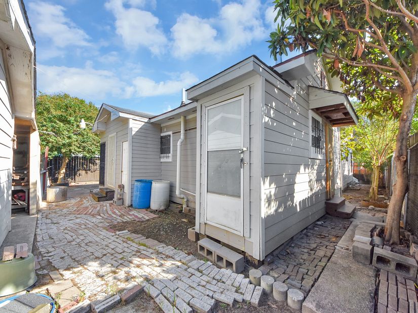 7021 Brownwood Street, Houston TX 77020