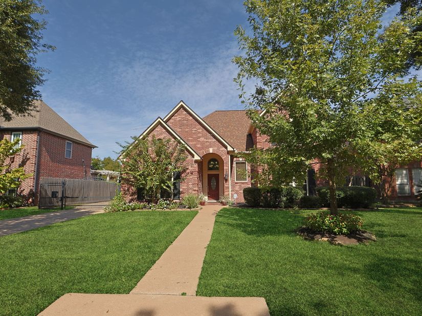 14706 Rio Pinar Drive, Houston TX 77095