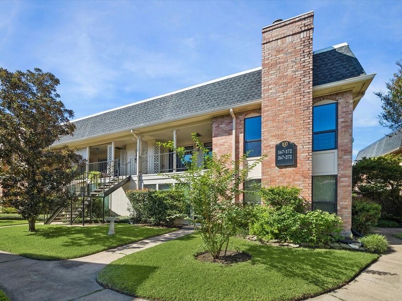 1601 S Shepherd Drive 272, Houston TX 77019