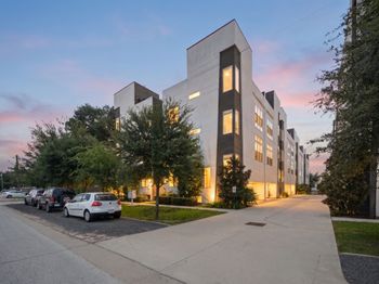 1156 W 19th Street