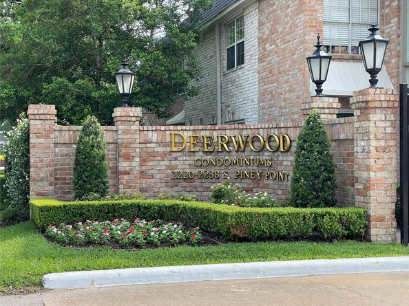 2224 S Piney Point Road 114, Houston TX 77063