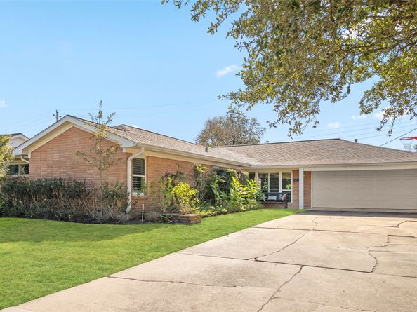 5423 Dumfries Drive, Houston TX 77096